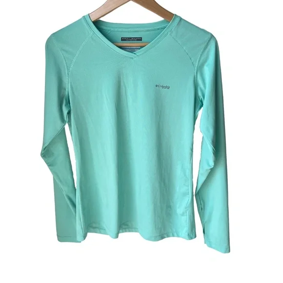 SOLD - Columbia Long Sleeve  Top - Picture 3 of 6